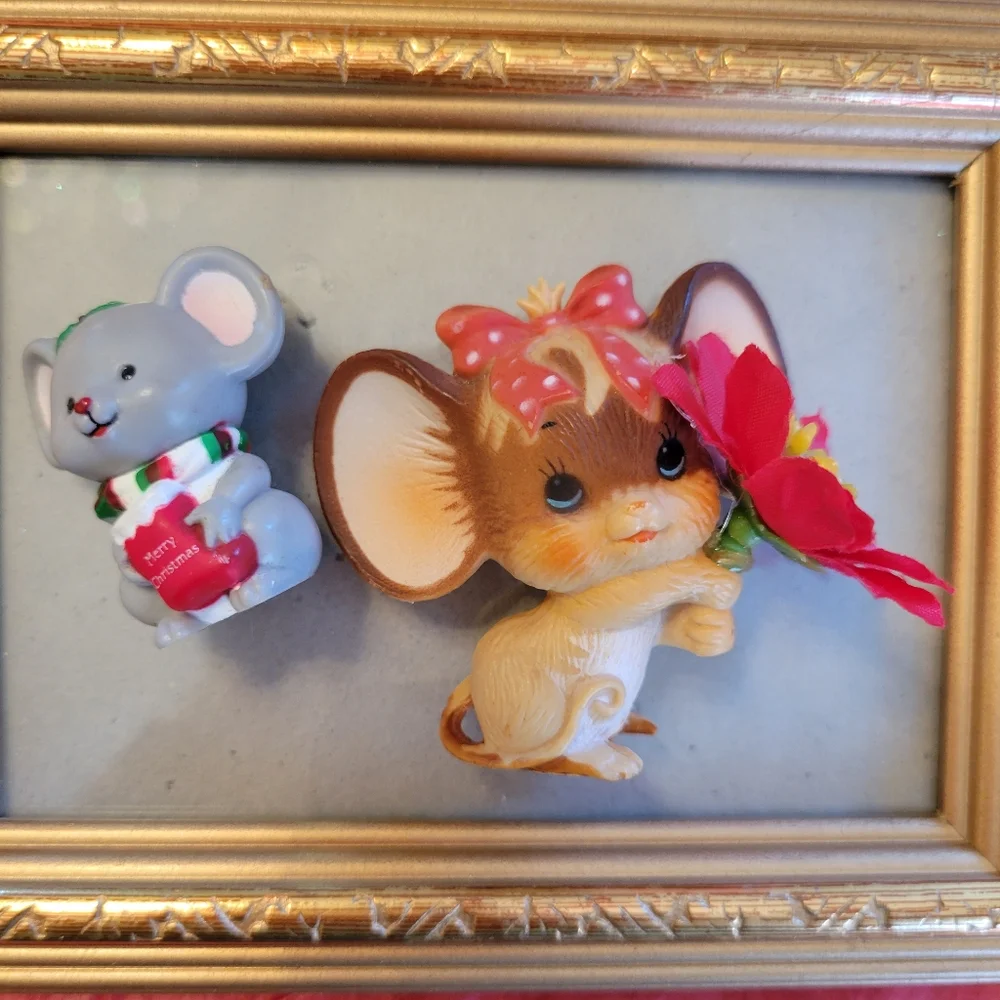 Cute Vintage Christmas Mice ~ Kitschy! ~ Russ Berrie ~ Tiny But Charming!